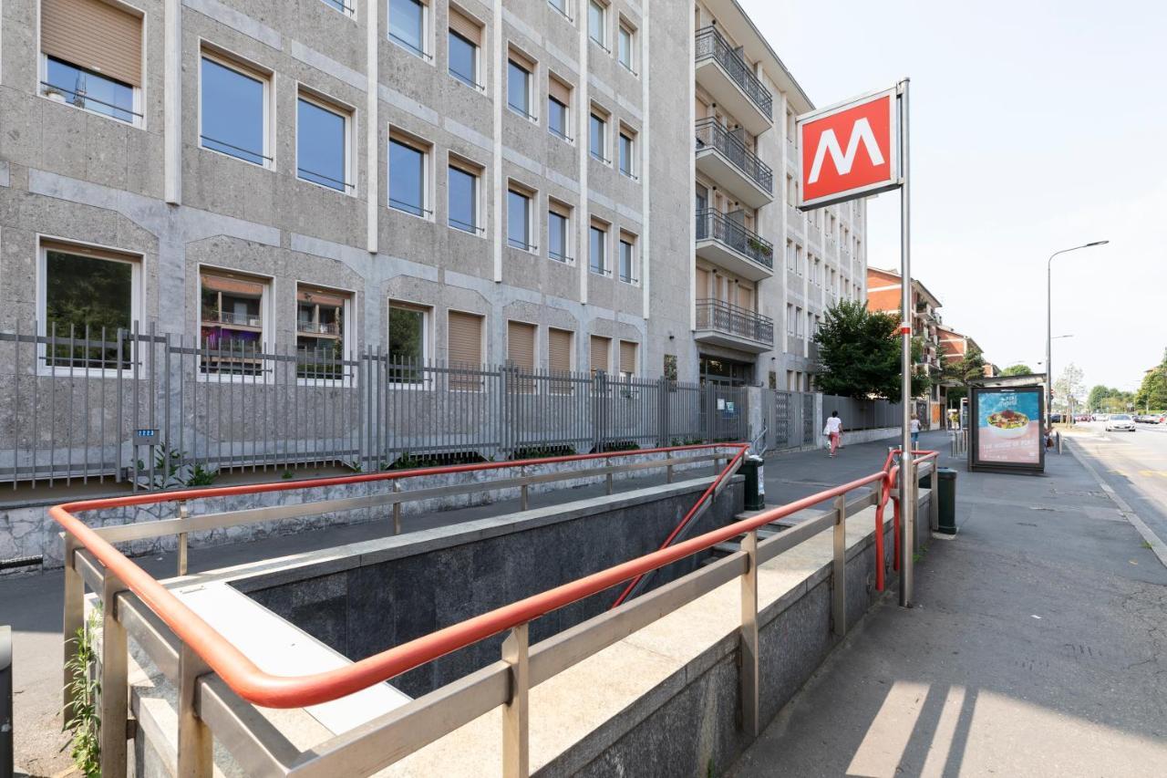 West - Modern And Comfortable Milan