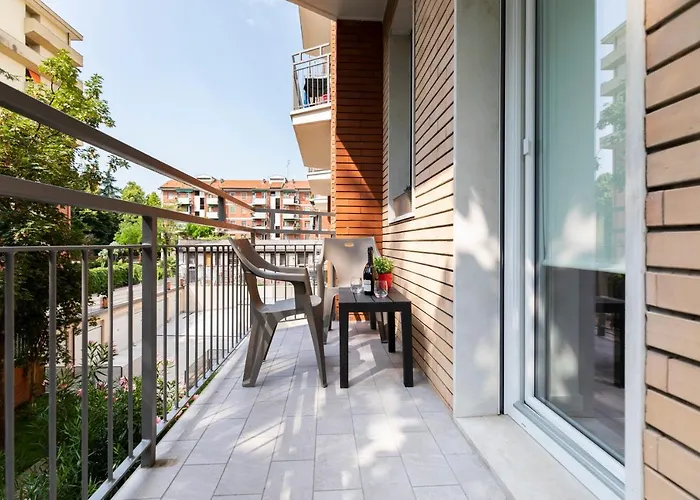 West Milan - Modern And Comfortable Apartment